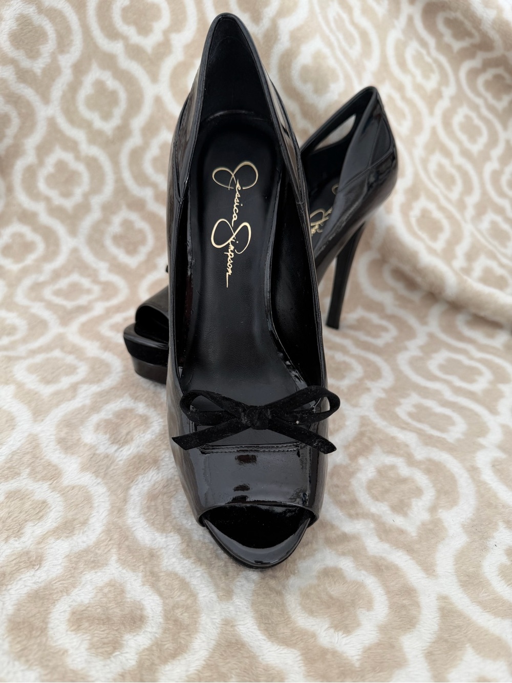 Jessica Simpson Black Patent Peep Toe Bow Platform Pumps size 8 (38)